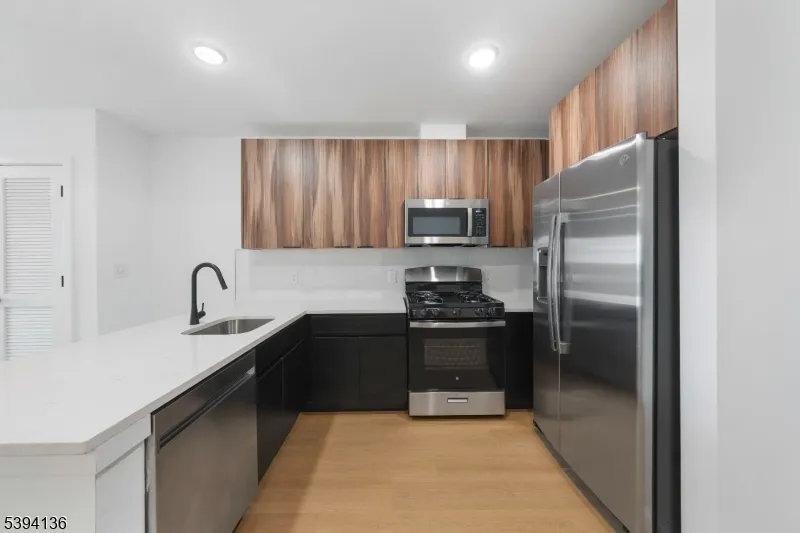768 Bergen St #5D Unit 5D Newark City, NJ 07108