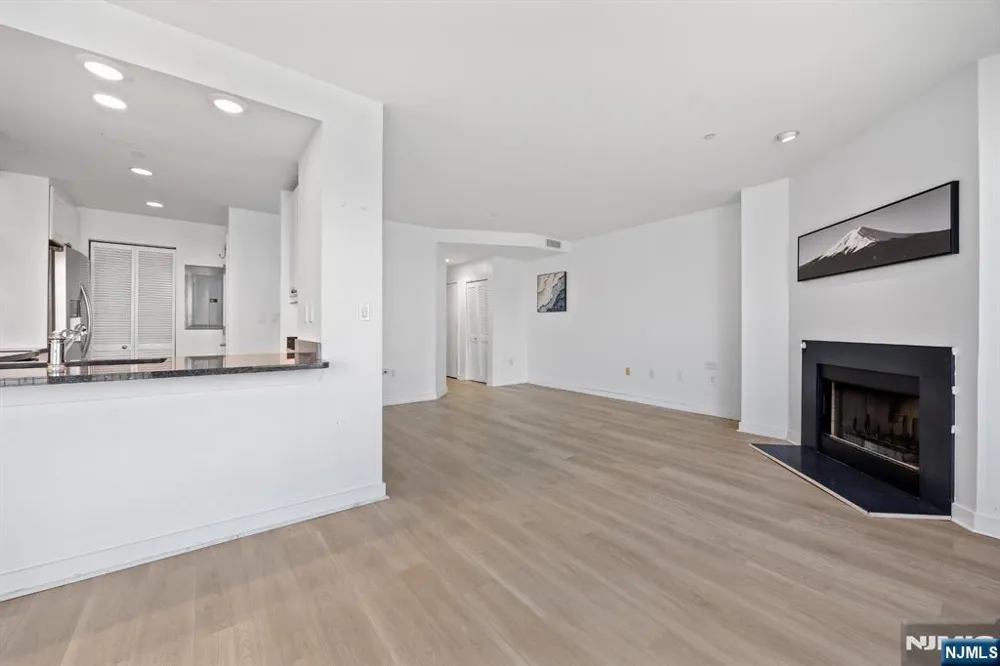 600 Harbor Boulevard 955 Weehawken, NJ 07086