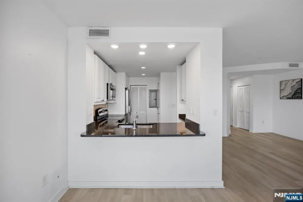 600 Harbor Boulevard 955 Weehawken, NJ 07086