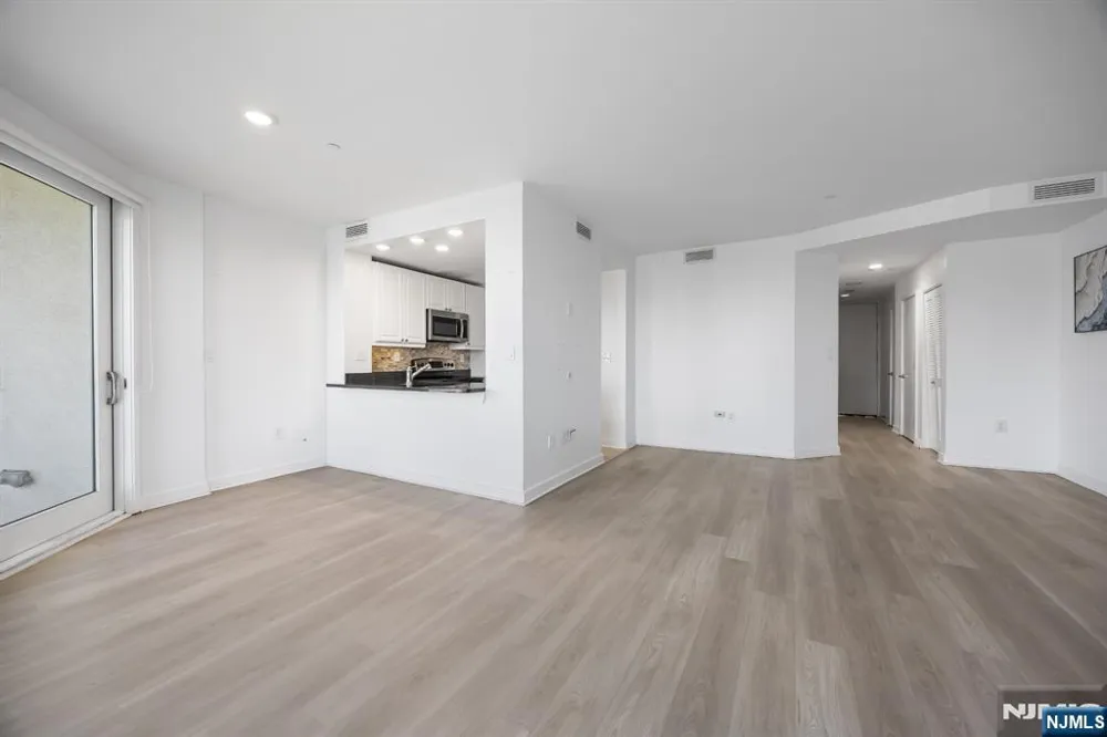 600 Harbor Boulevard 955 Weehawken, NJ 07086