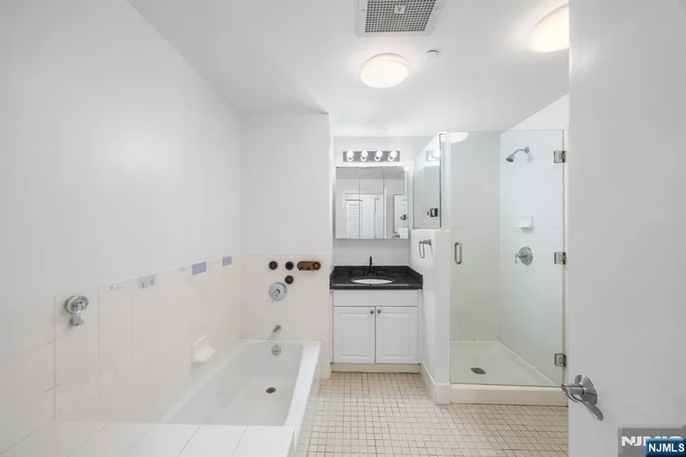 600 Harbor Boulevard 955 Weehawken, NJ 07086
