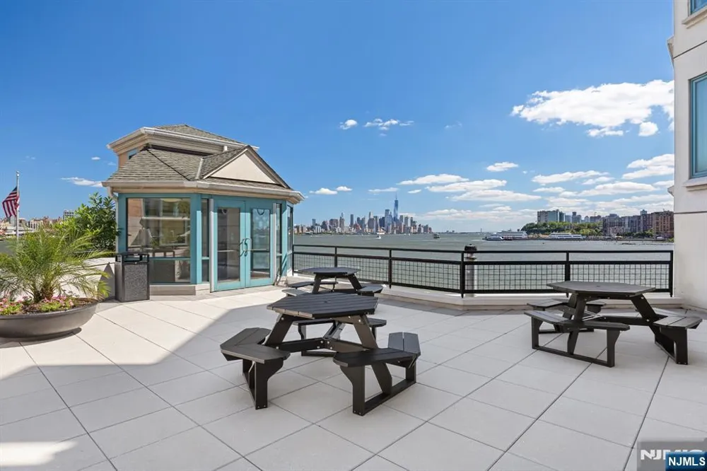 600 Harbor Boulevard 955 Weehawken, NJ 07086