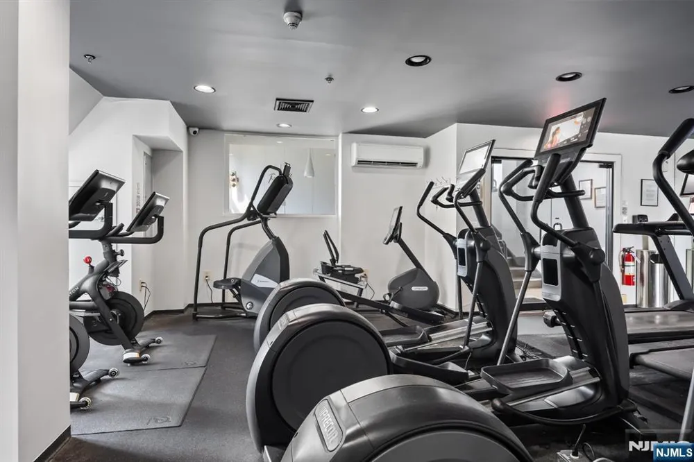 600 Harbor Boulevard 955 Weehawken, NJ 07086