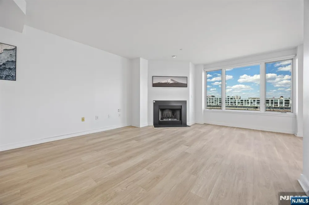 600 Harbor Boulevard 955 Weehawken, NJ 07086