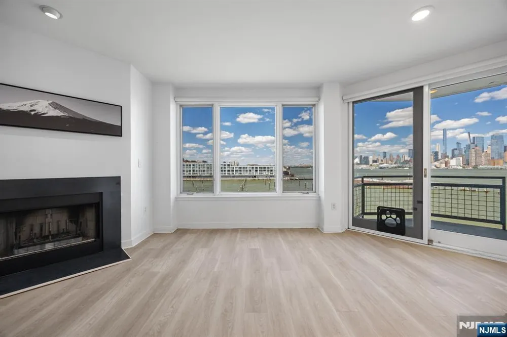 600 Harbor Boulevard 955 Weehawken, NJ 07086