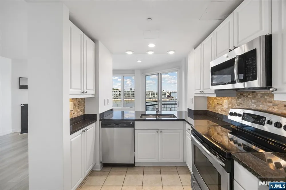 600 Harbor Boulevard 955 Weehawken, NJ 07086