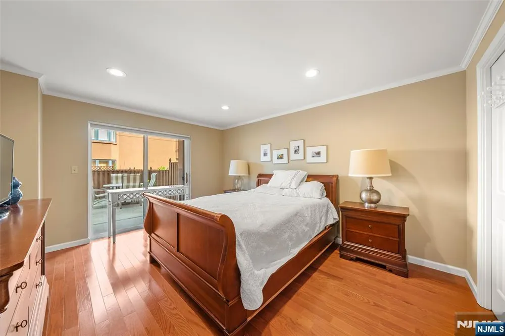 303 Ellery Court 303 Edgewater, NJ 07020