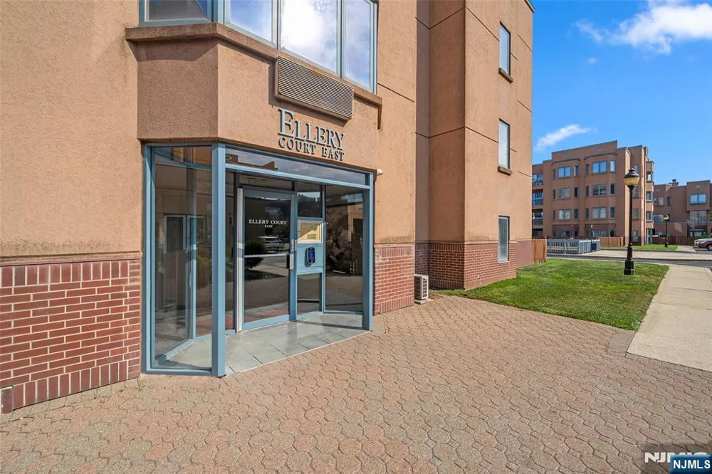 303 Ellery Court 303 Edgewater, NJ 07020