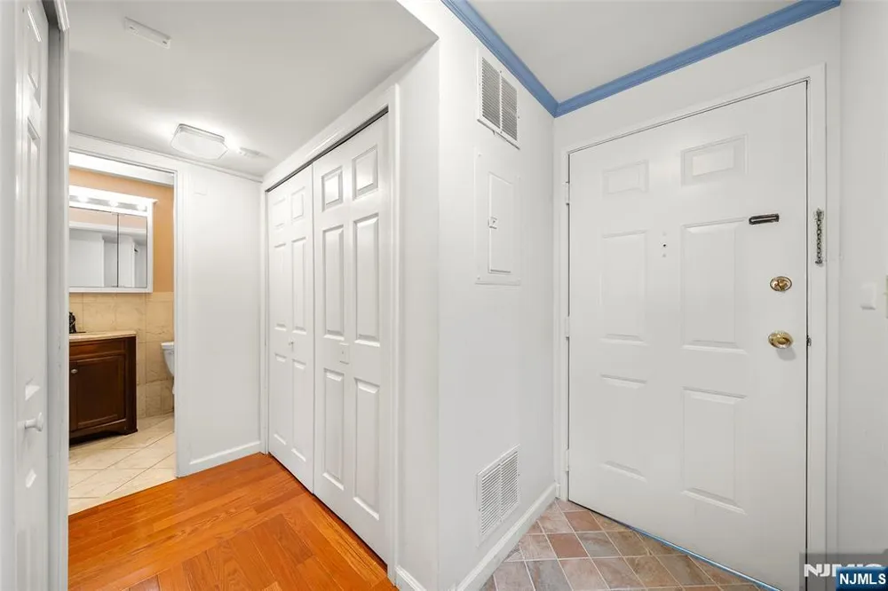 303 Ellery Court 303 Edgewater, NJ 07020