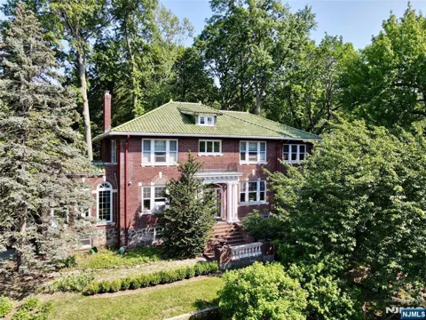 155 Paulin Boulevard