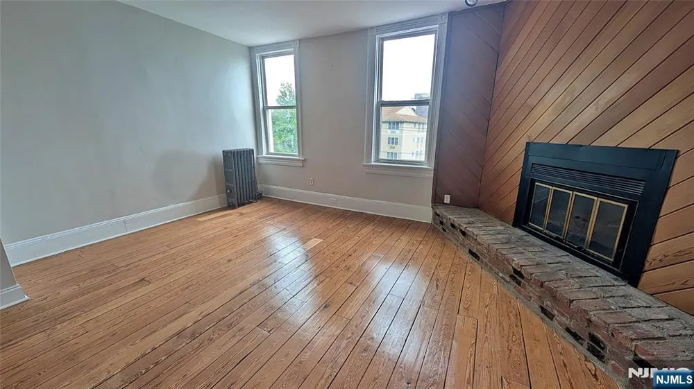 154 Undercliff Avenue 6 Edgewater, NJ 07020