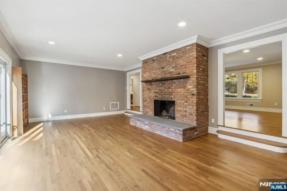 5 Winding Way Saddle River, NJ 07458
