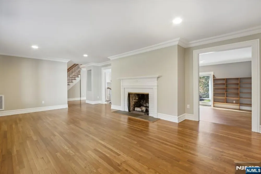 5 Winding Way Saddle River, NJ 07458
