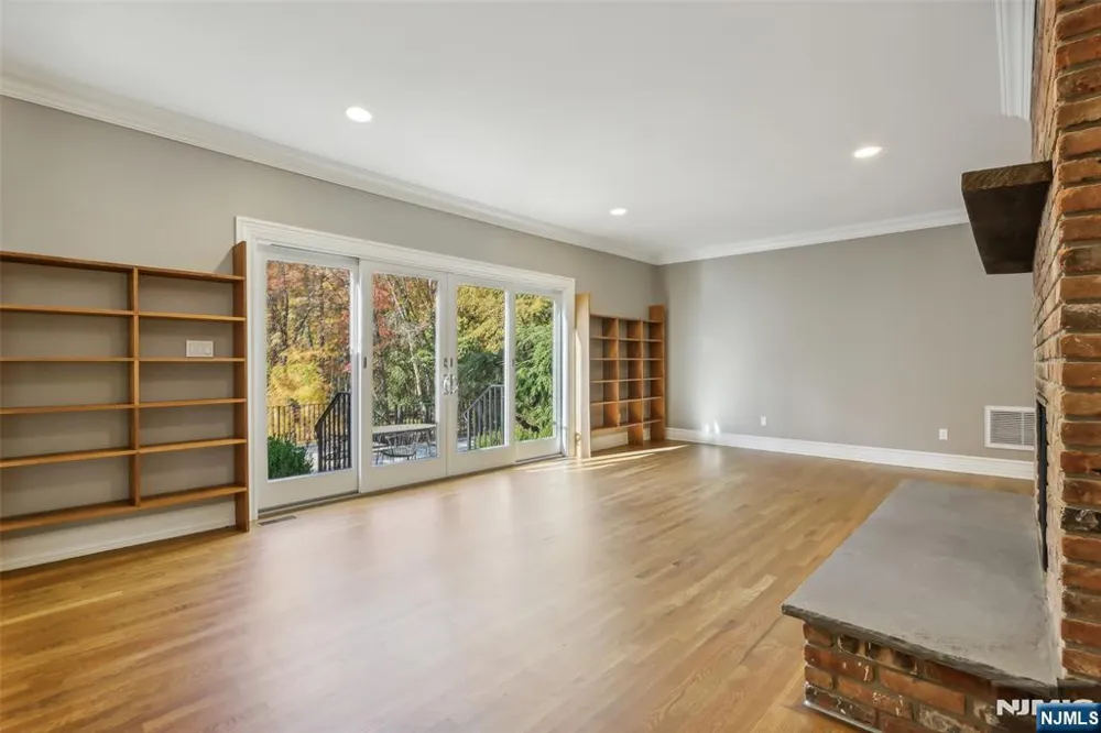 5 Winding Way Saddle River, NJ 07458