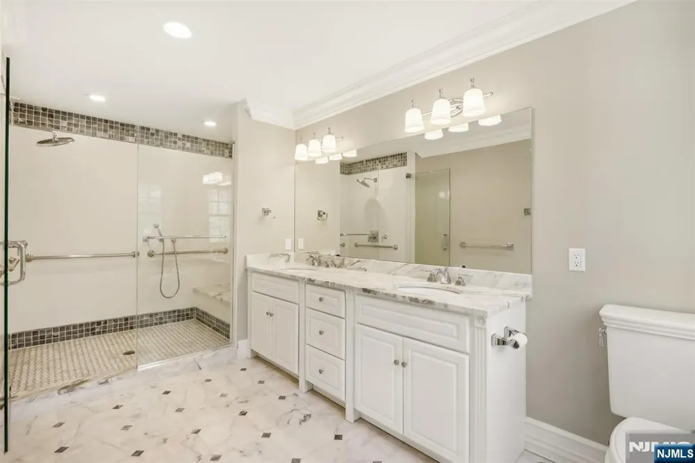 5 Winding Way Saddle River, NJ 07458
