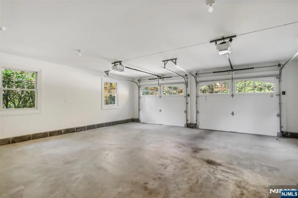 5 Winding Way Saddle River, NJ 07458