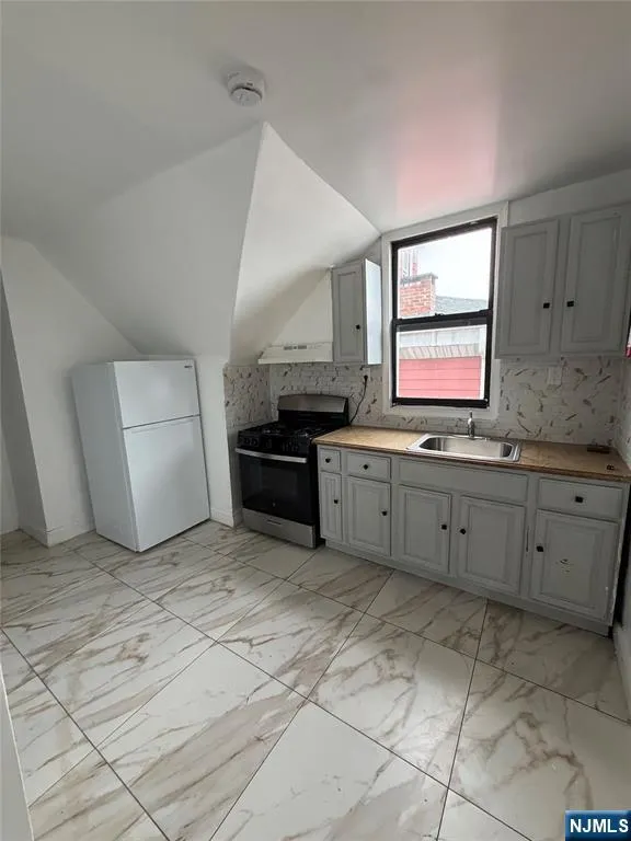 25 Oak Street 3 Paterson, NJ 07501