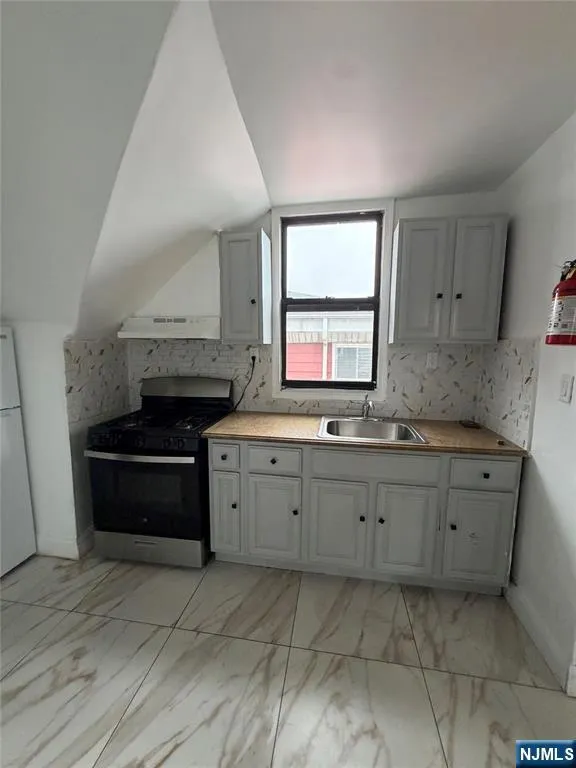 25 Oak Street 3 Paterson, NJ 07501
