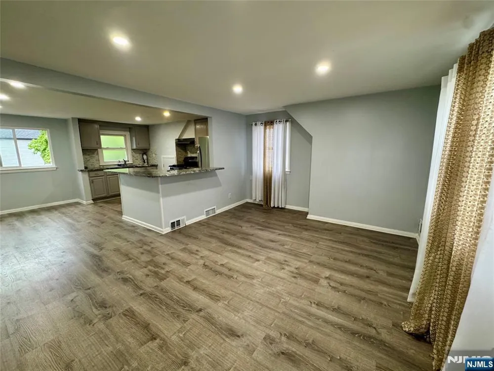 347 29th Street Paterson, NJ 07514