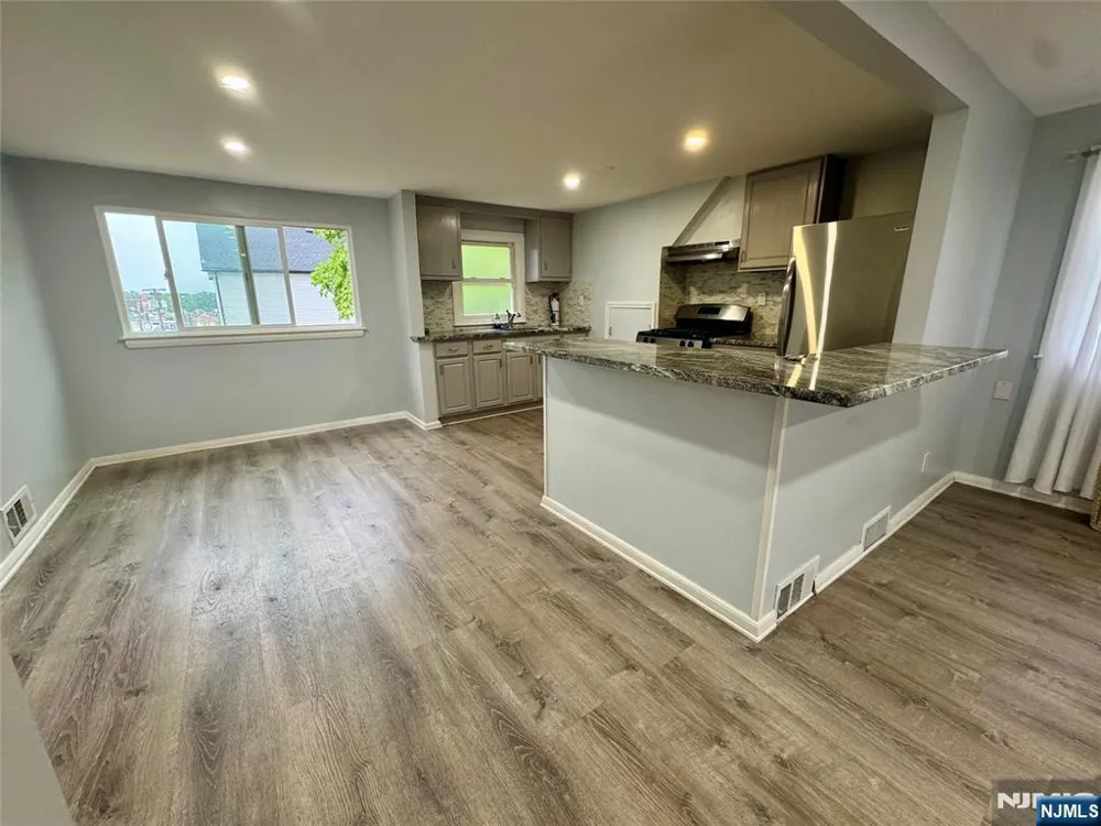 347 29th Street Paterson, NJ 07514