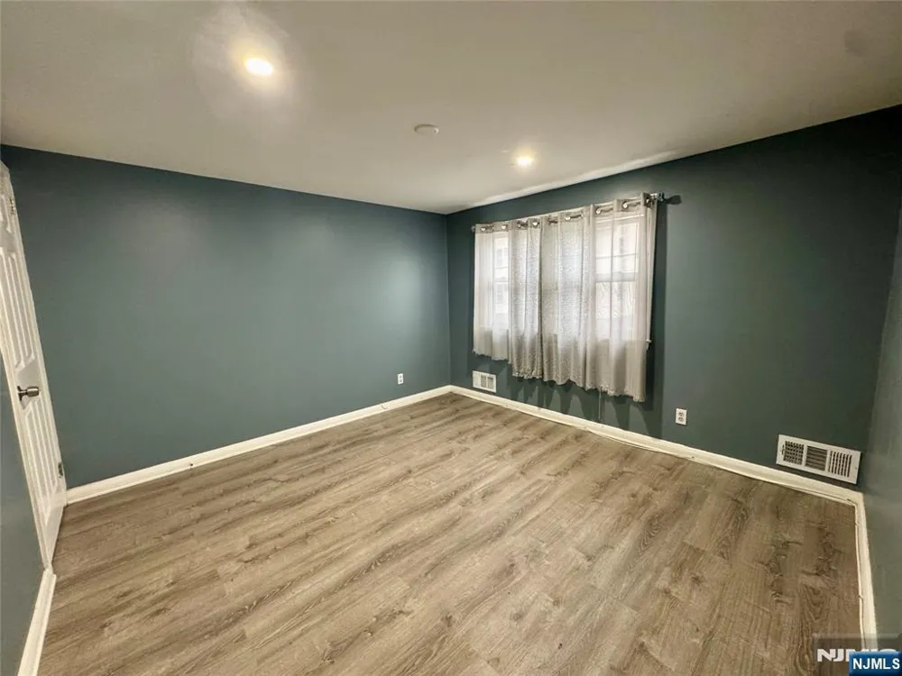 347 29th Street Paterson, NJ 07514