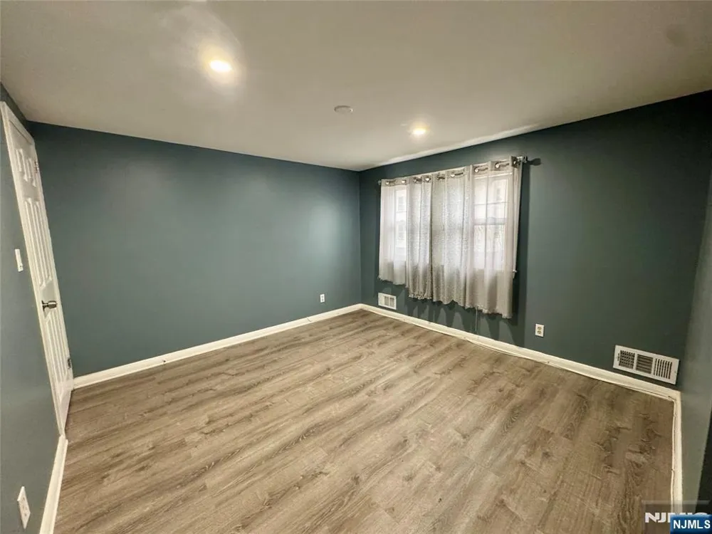 347 29th Street Paterson, NJ 07514