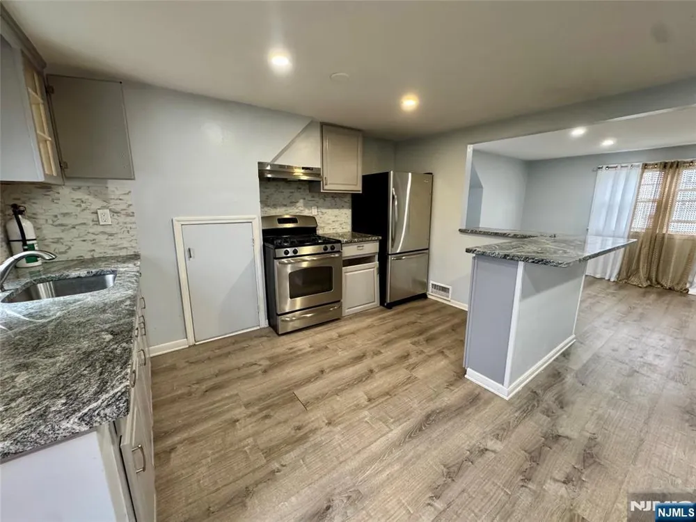 347 29th Street Paterson, NJ 07514