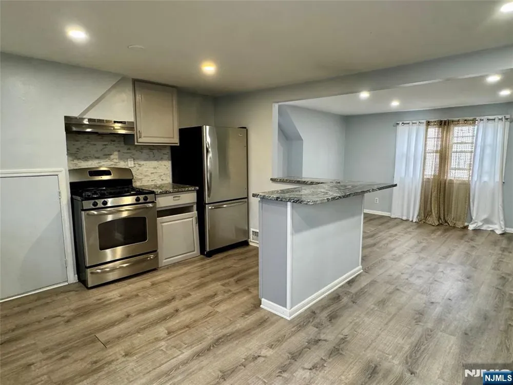 347 29th Street Paterson, NJ 07514