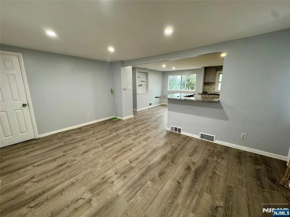 347 29th Street Paterson, NJ 07514