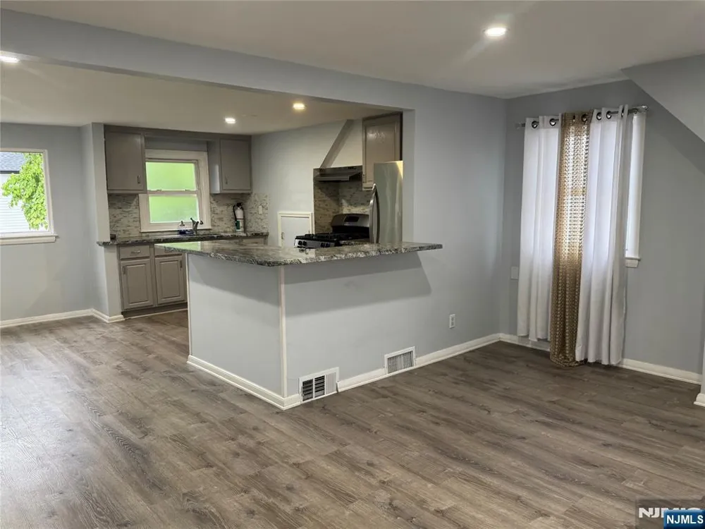 347 29th Street Paterson, NJ 07514
