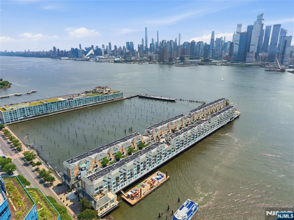 600 Harbor Boulevard 1146 Weehawken, NJ 07086