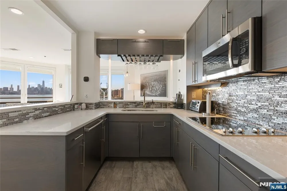 600 Harbor Boulevard 1146 Weehawken, NJ 07086