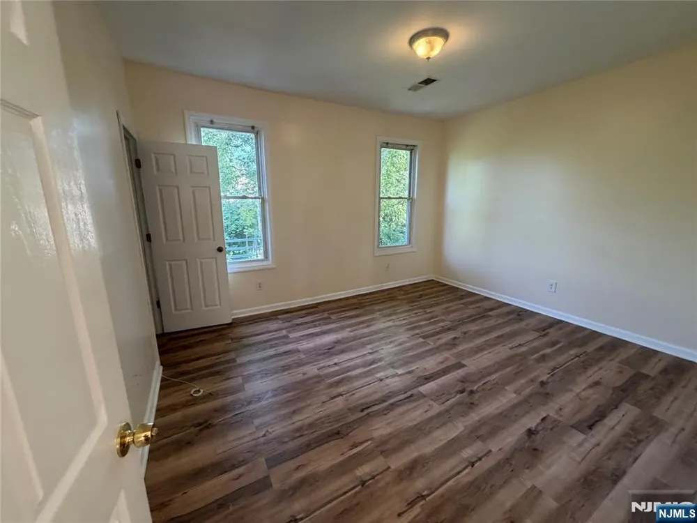 117 Schley Street 2 Newark, NJ 07112