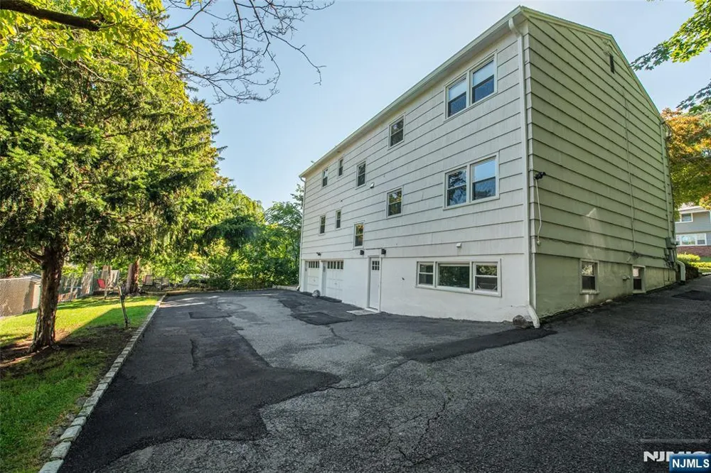 39-41 Park 1 Caldwell, NJ 07006