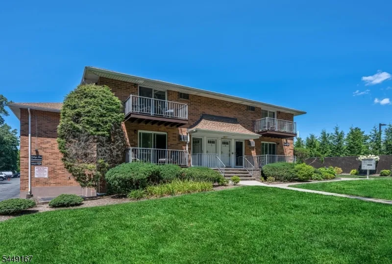 15 Cottage St #1B Unit 1B Midland Park, NJ 07432