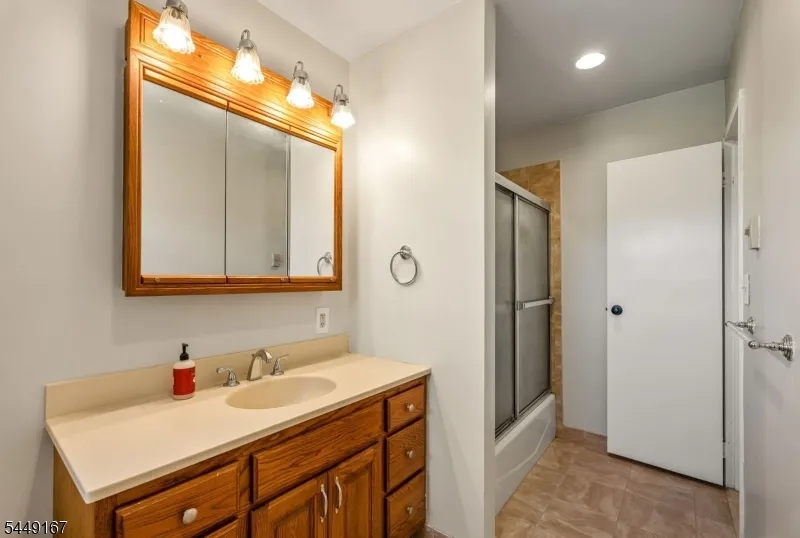 15 Cottage St #1B Unit 1B Midland Park, NJ 07432