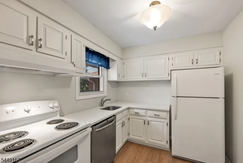 15 Cottage St #1B Unit 1B Midland Park, NJ 07432
