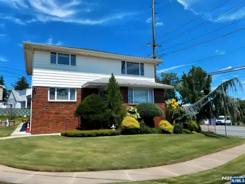1 Rena Court 2
