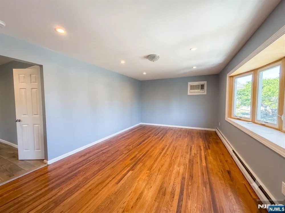 15 Wallace Street Belleville, NJ 07109