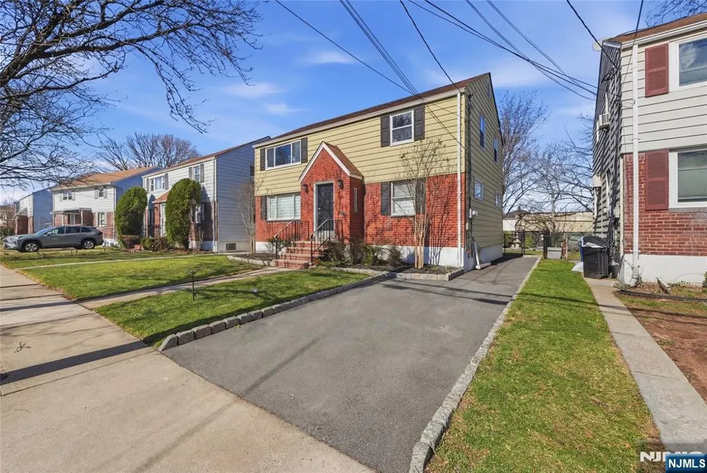 73 Macarthur Avenue Lodi, NJ 07644