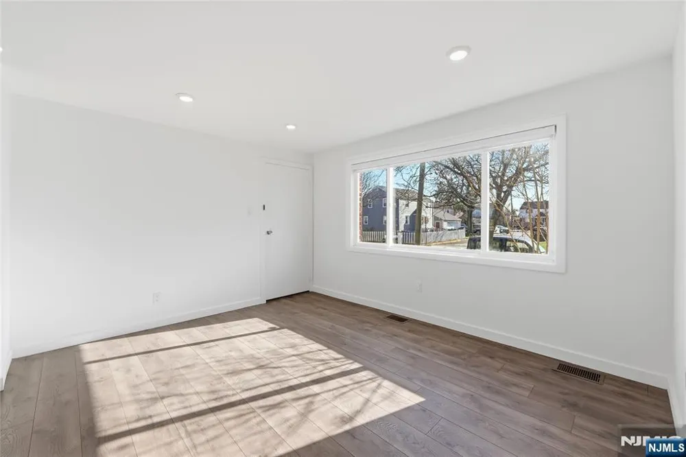 73 Macarthur Avenue Lodi, NJ 07644