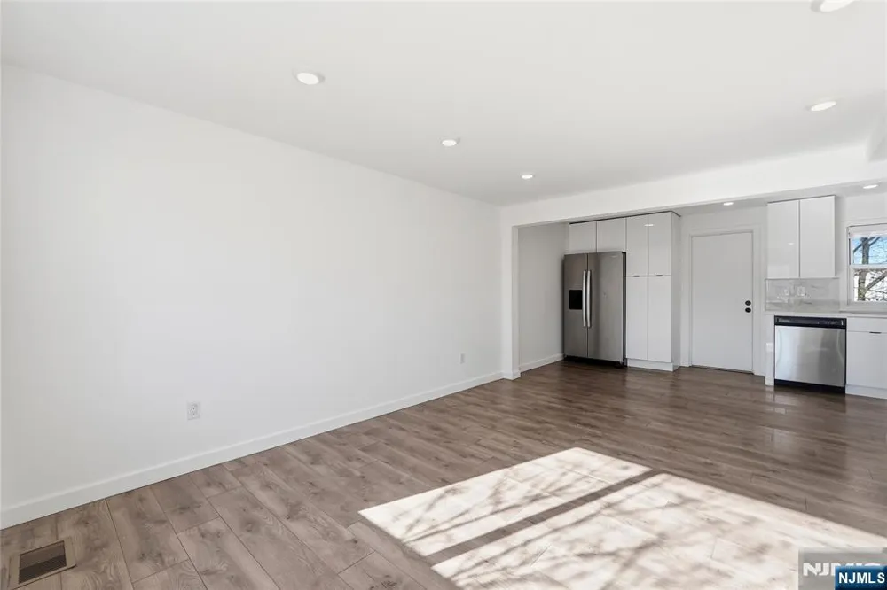 73 Macarthur Avenue Lodi, NJ 07644