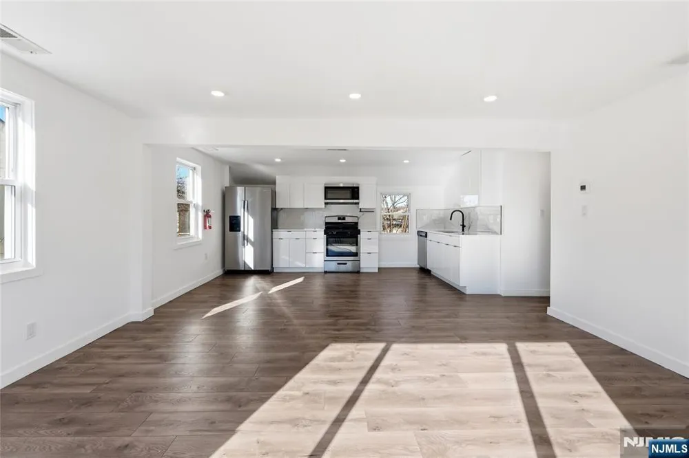 73 Macarthur Avenue Lodi, NJ 07644