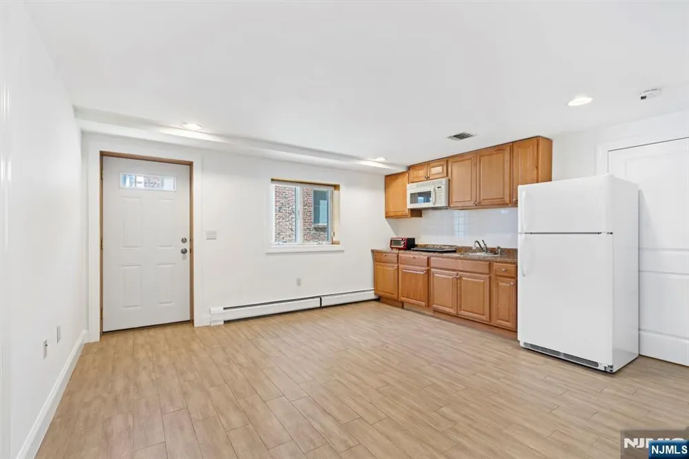 80B Liberty Place Palisades Park, NJ 07650