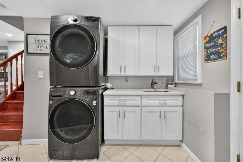 26 Cedar Dr Rochelle Park, NJ 07662
