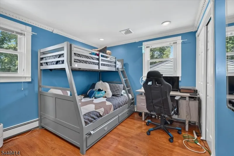26 Cedar Dr Rochelle Park, NJ 07662