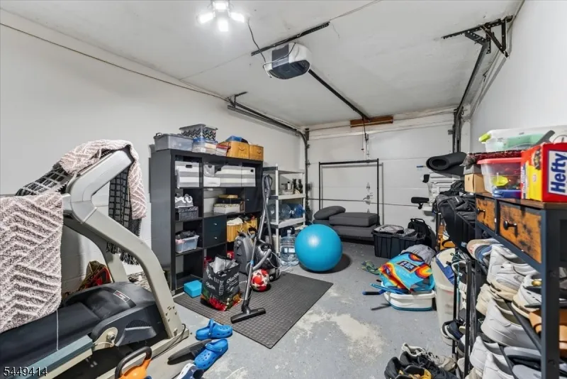 26 Cedar Dr Rochelle Park, NJ 07662