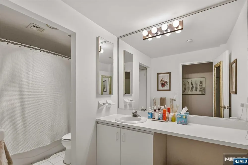 518 Gregory Avenue A221 Weehawken, NJ 07086