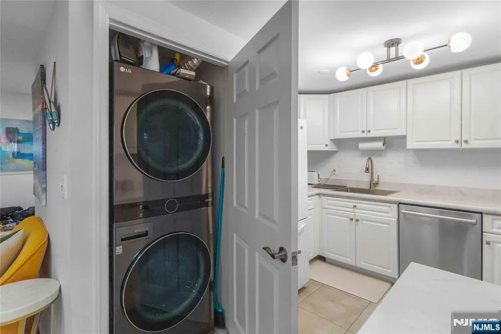 518 Gregory Avenue A221 Weehawken, NJ 07086
