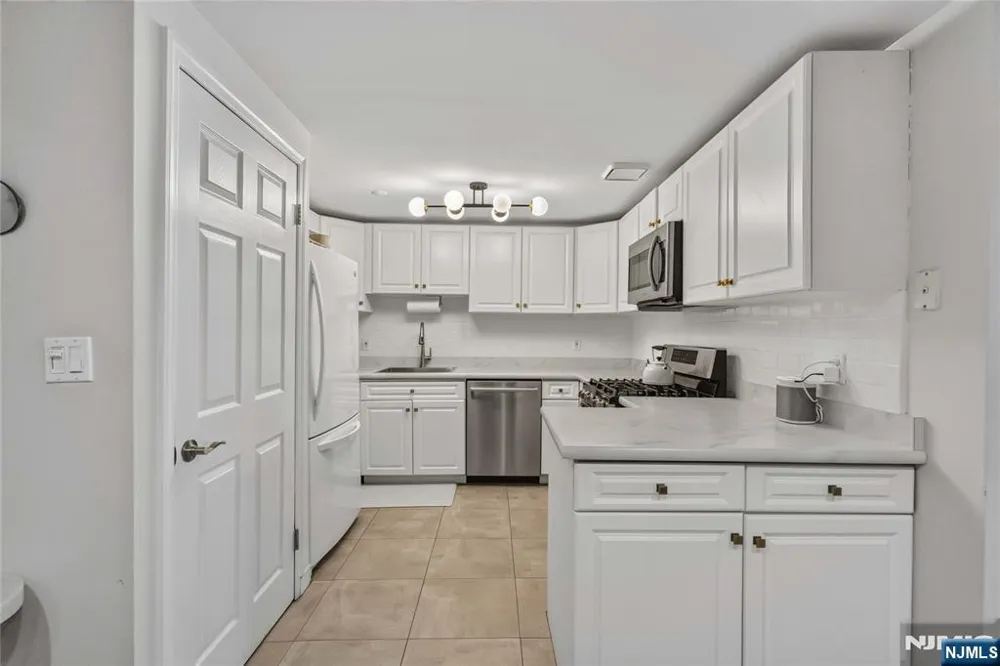 518 Gregory Avenue A221 Weehawken, NJ 07086